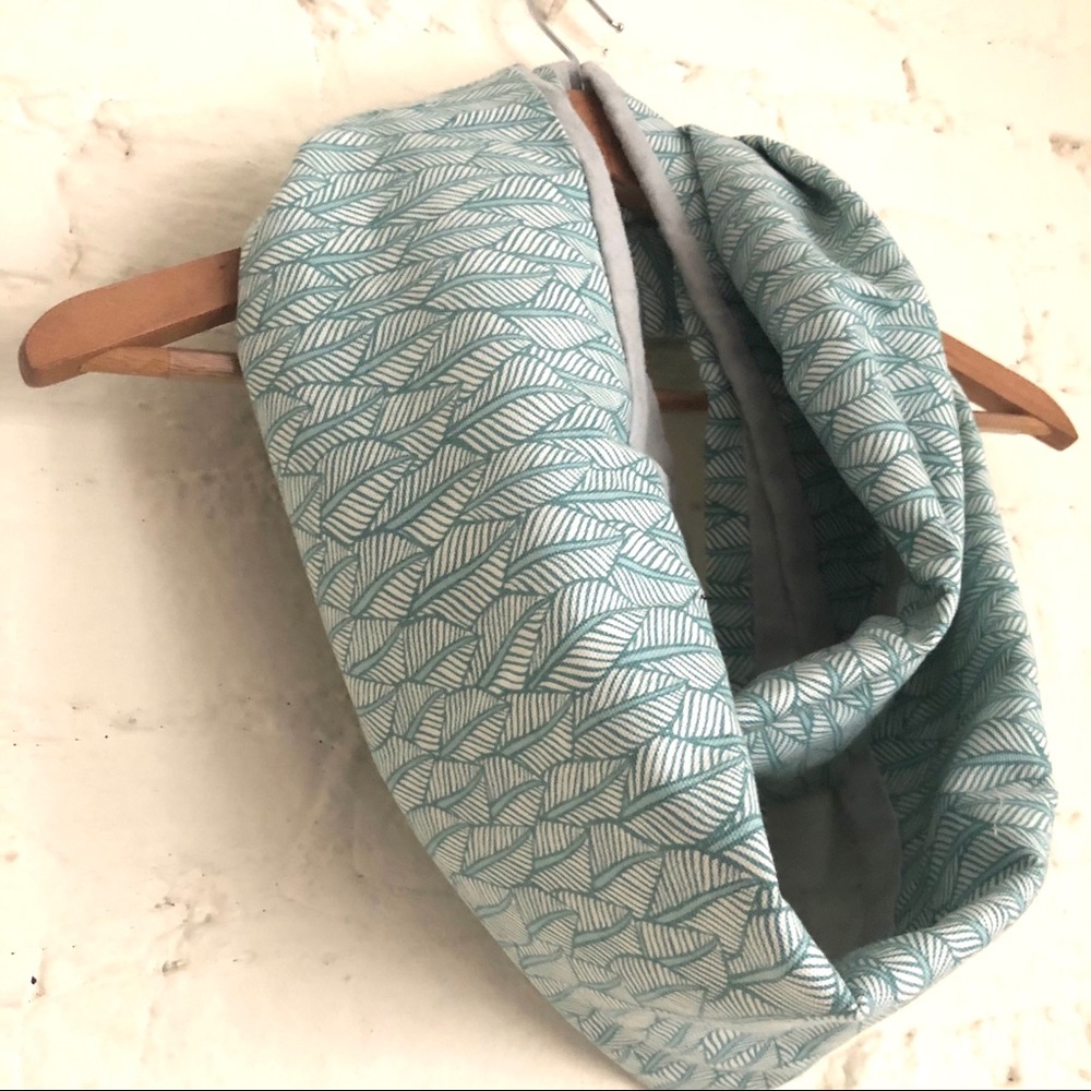 Infinity Scarf 🧣 - Picture 3 of 10